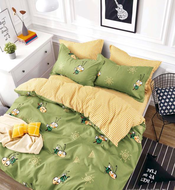 lenjerie verde cu animalute