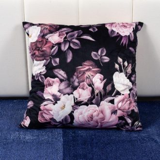 Perna decorativa neagra cu trandafiri