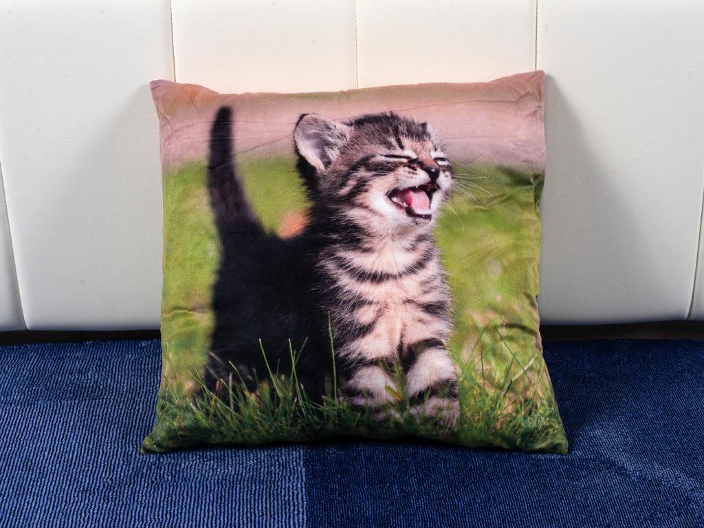 Perna decorativa verde cu pisicuta