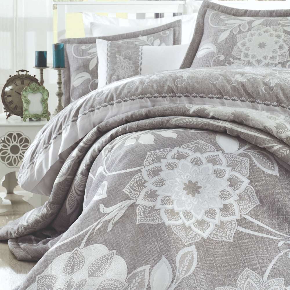 Set Cadou: Lenjerie de Lux din Saten cu Dantela + Cuvertura, Pat 2 Persoane - Dantela Vita - Akel - imagine 2