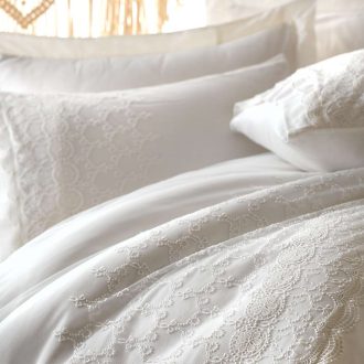 set lenjerie + cuvertura de lux ipek aproape