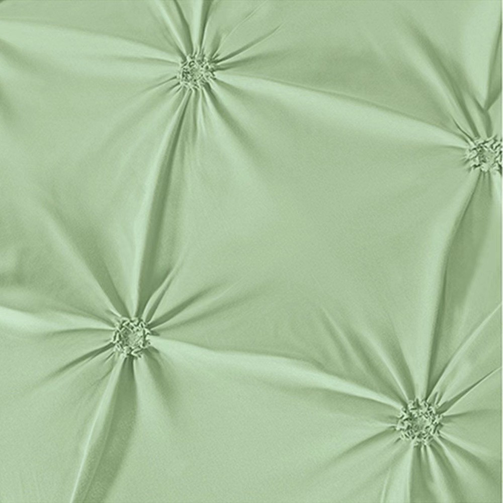 lenjerie cu pliuri verde deschis - aproape