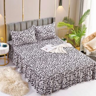 husa finet cu volanase alb negru