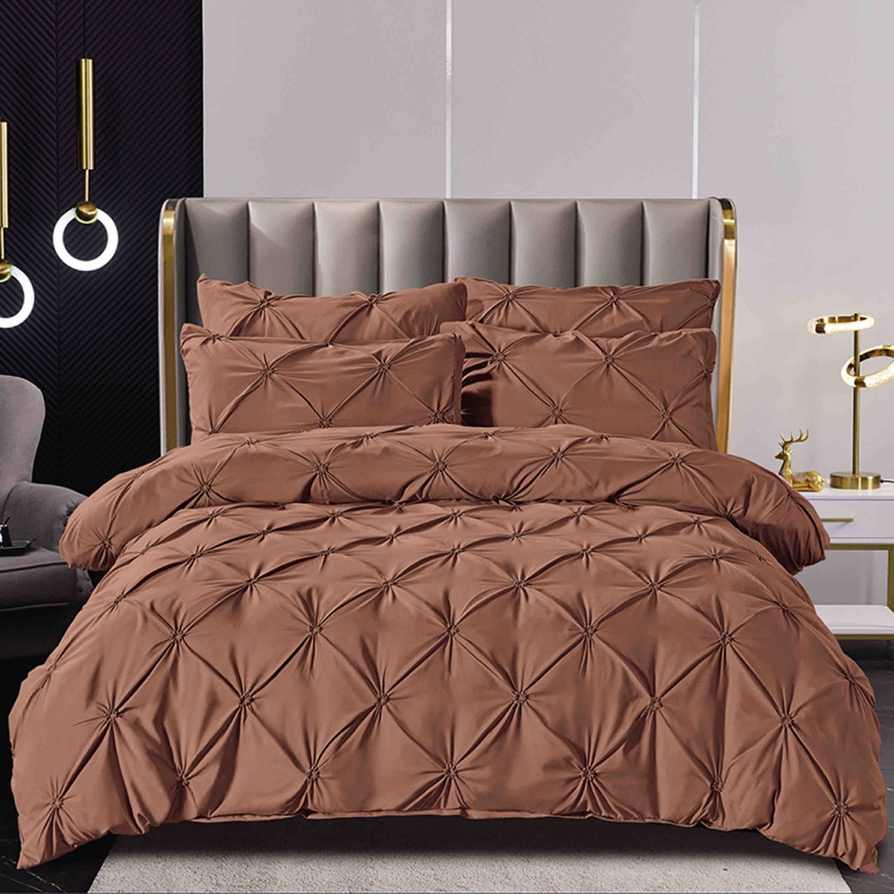 lenjerie cu pliuri maro