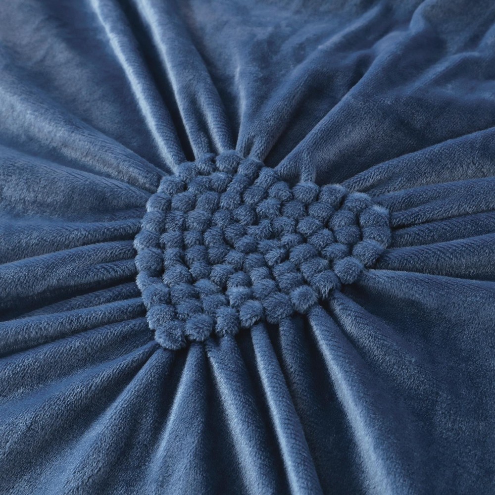 lenjerie pufoasa din catifea albastru inchis-broderie