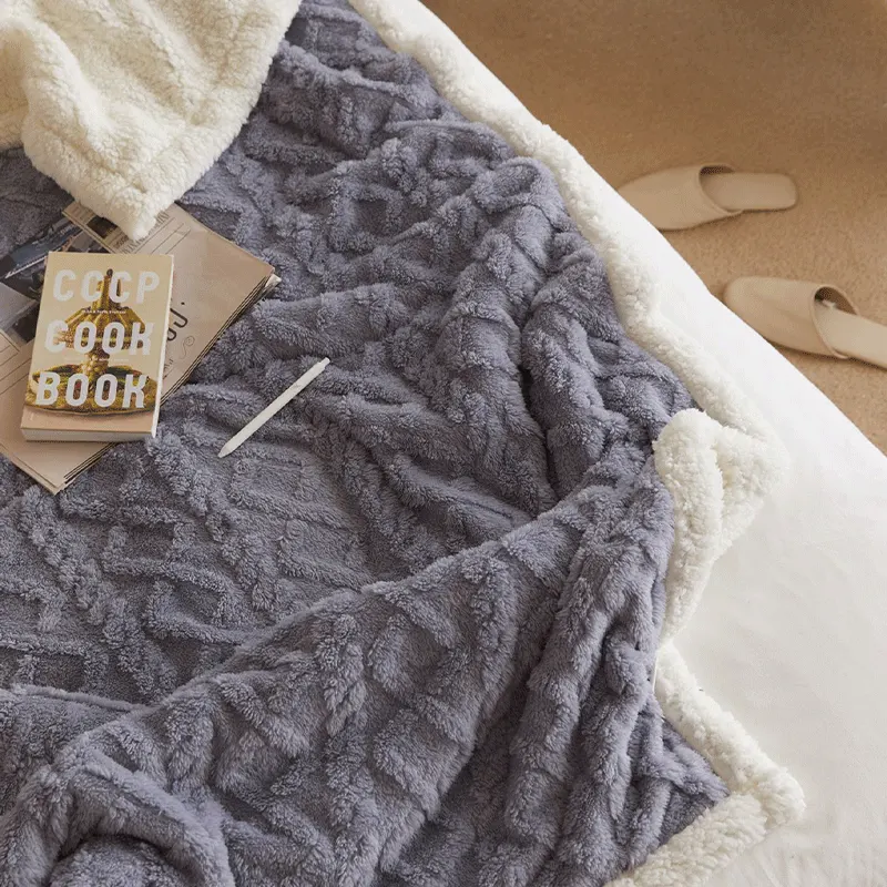 Patura Cocolino cu Blanita Uni, Model Tricotat, Pat 2 Persoane, Gri Deschis - JoJo Home - PUF73522 - imagine 2