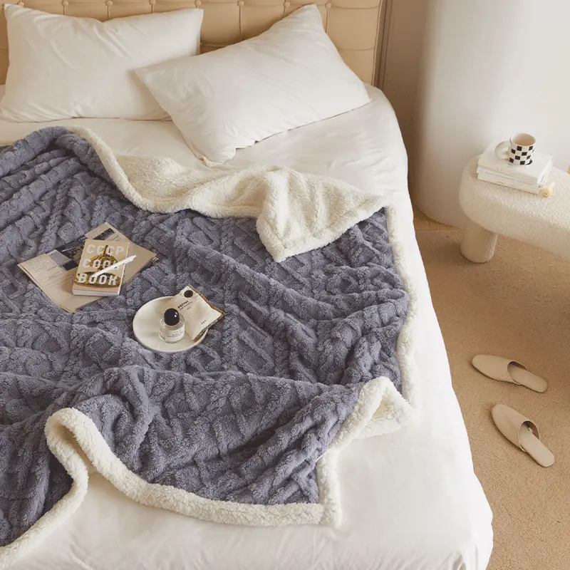 Patura Cocolino cu Blanita Uni, Model Tricotat, Pat 2 Persoane, Gri Deschis - JoJo Home - PUF73522 - imagine 4