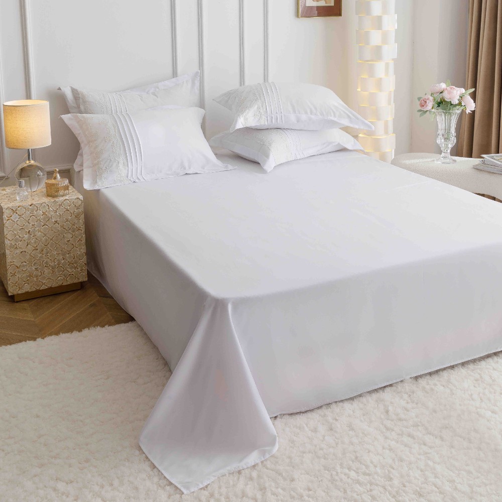 lenjerie cu pliuri inimioare si broderie - alb