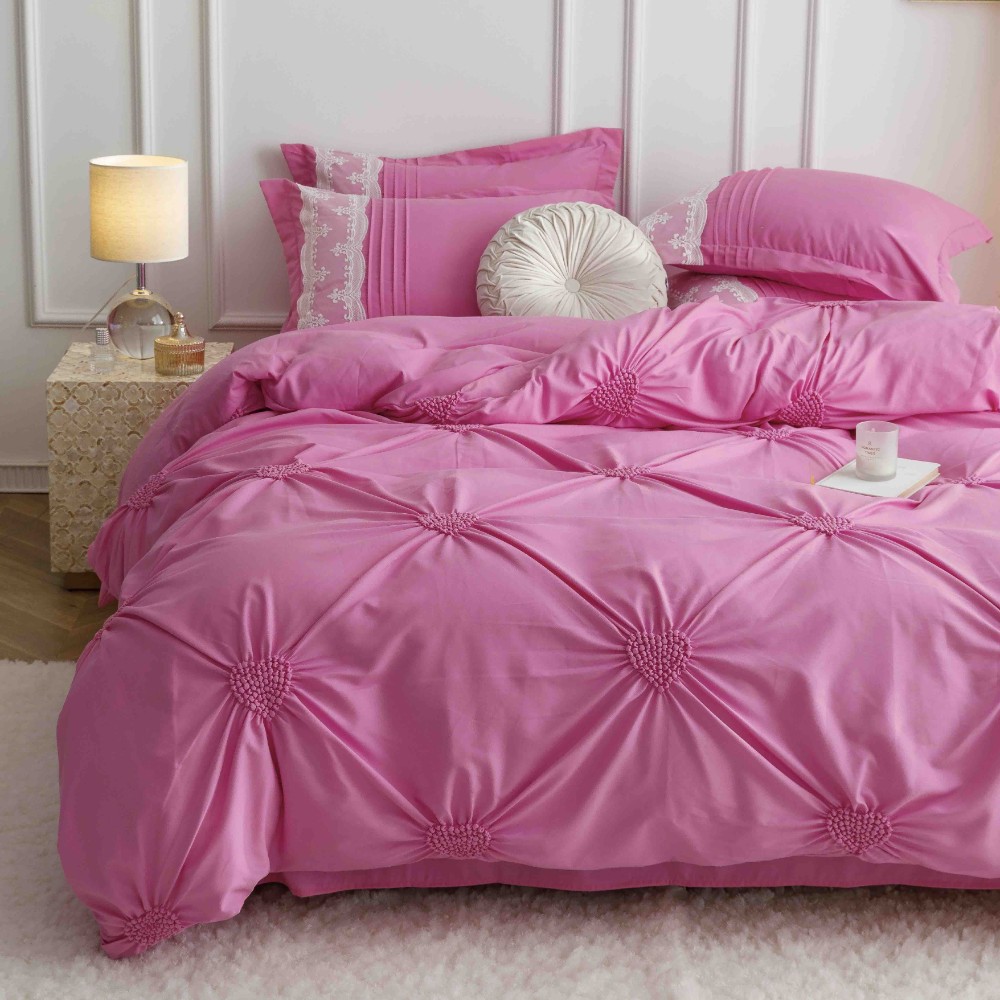 lenjerie cu pliuri inimioare si broderie - roz