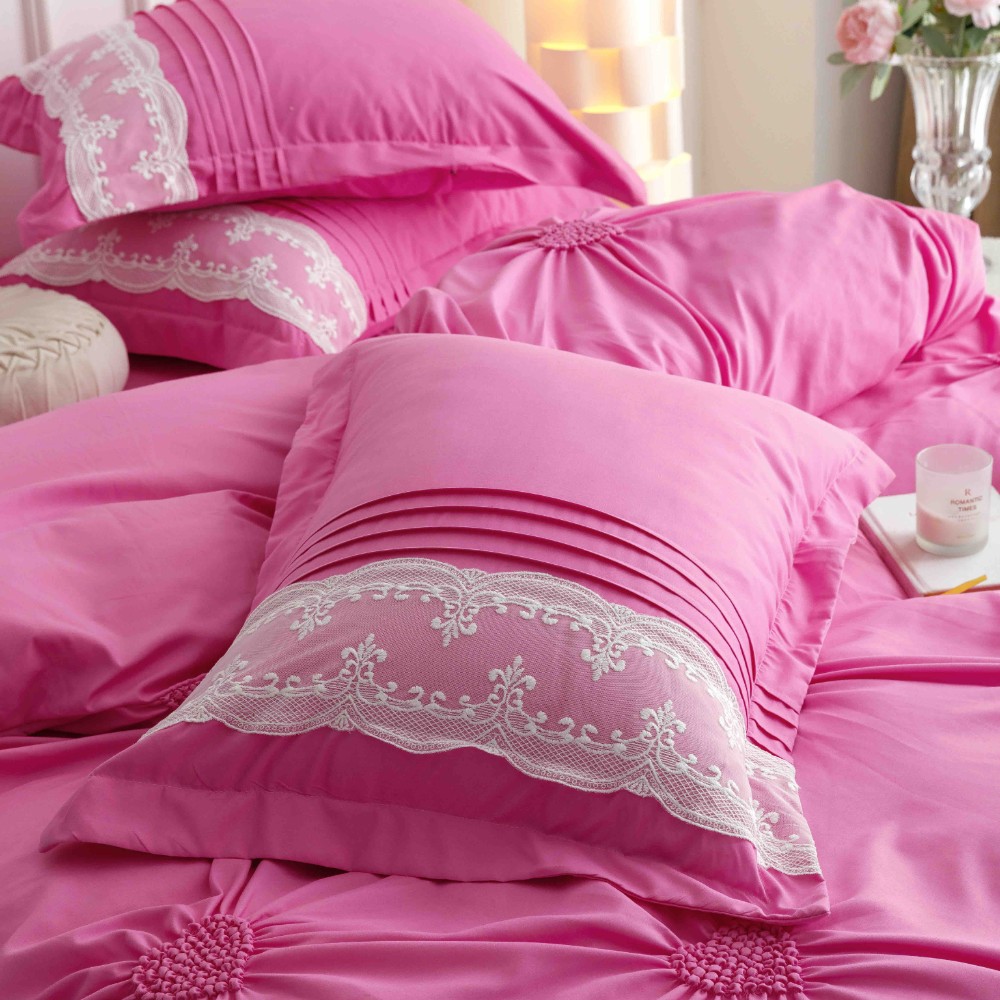 lenjerie cu pliuri inimioare si broderie - roz