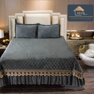 cuvertura catifea gri inchis