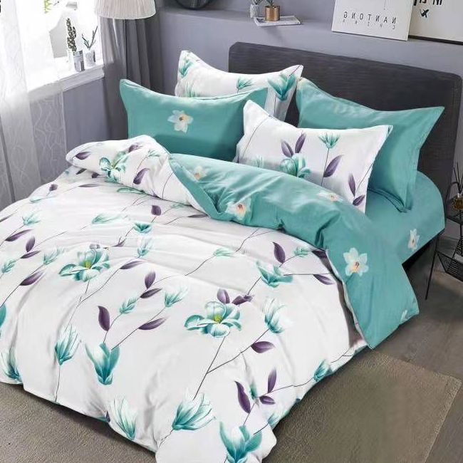 lenjerie alba cu flori