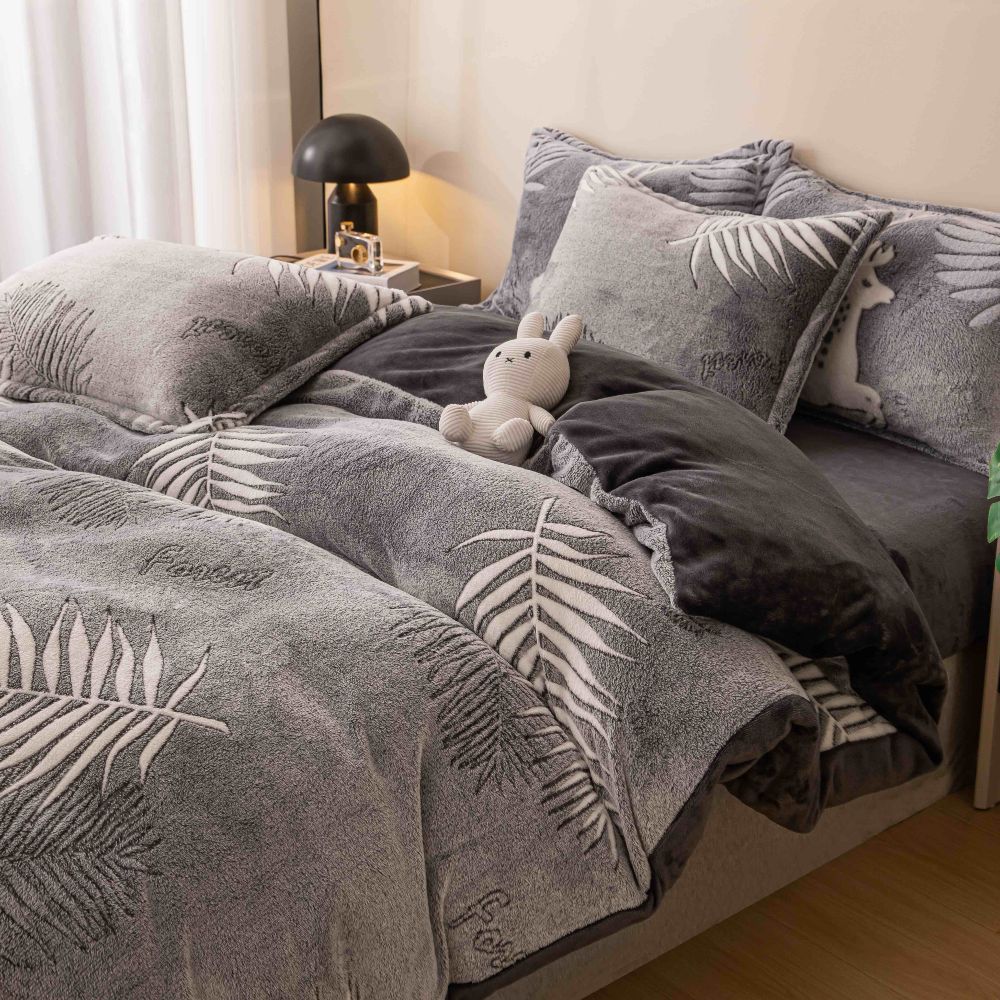 Set Lenjerie Pufoasa Cocolino cu Elastic, 4 Piese, Pat 2 Persoane - Grey Leafs - PUF125079 - imagine 3