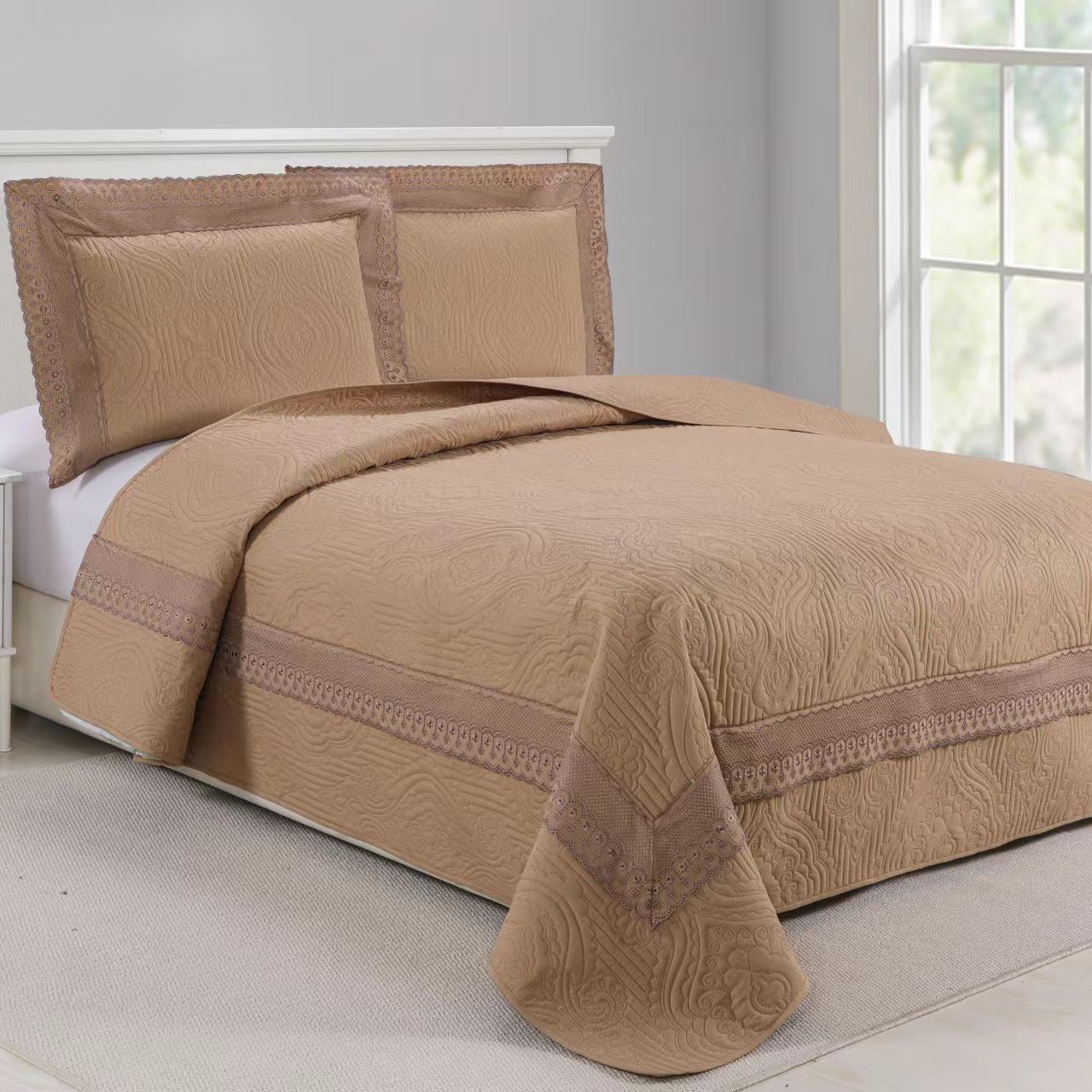 cuvertura matlasata casa de vis maro deschis