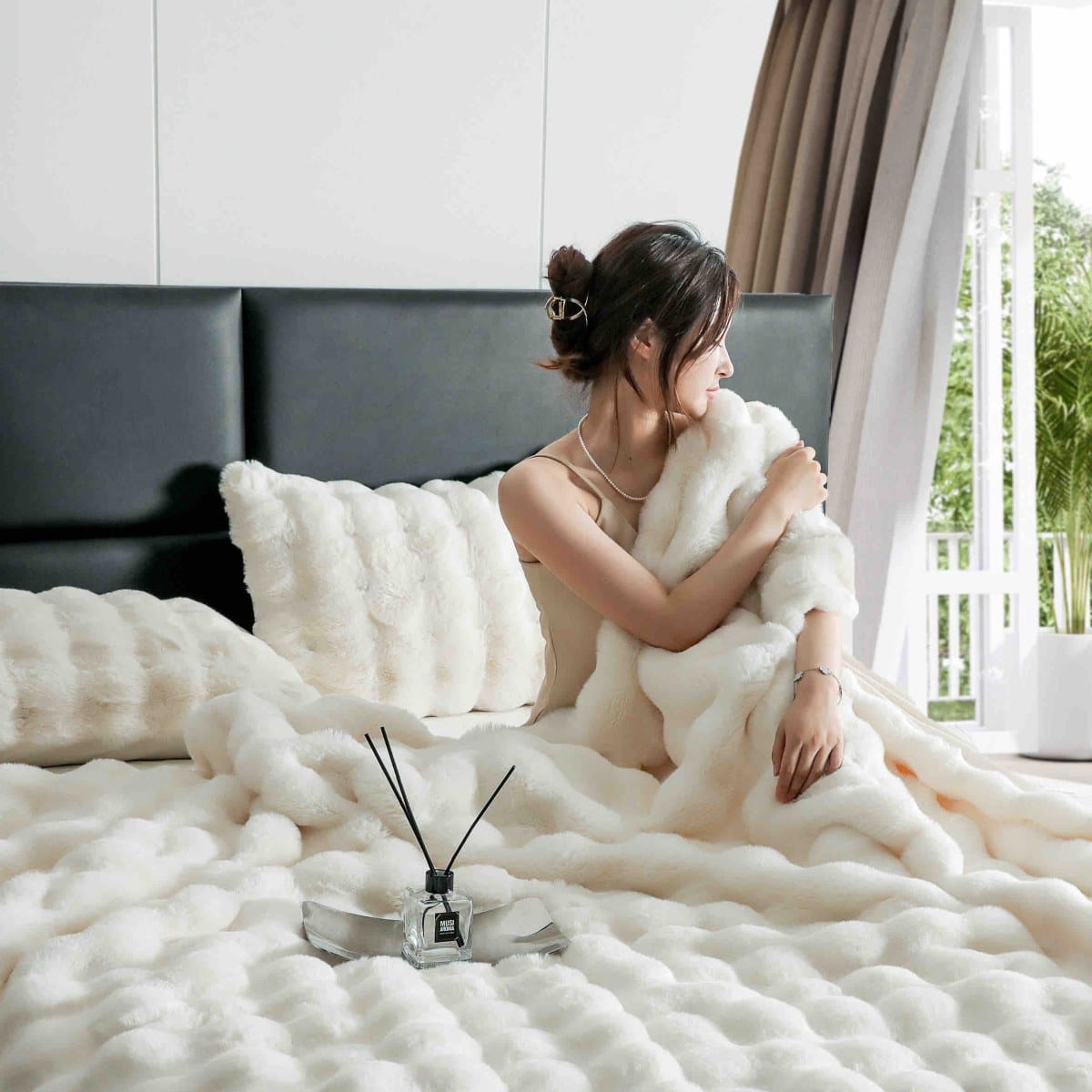 lenjerie de lux blanita iepure crem moale