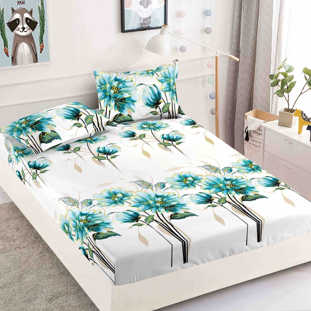 Husa alba cu flori albastre