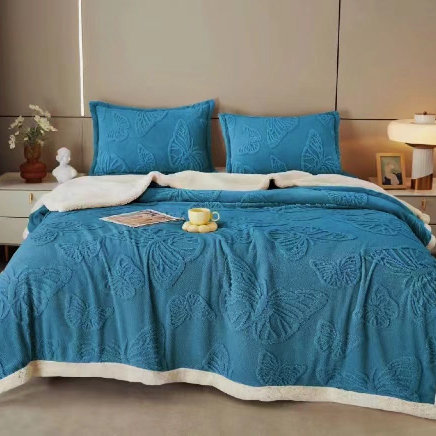 patura cu blanita fluturi tricot albastru