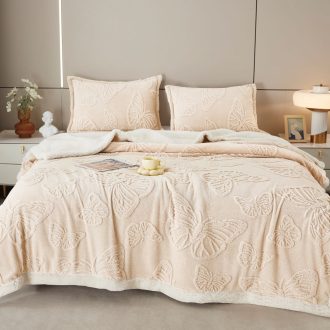 patura cu blanita fluturi tricot crem