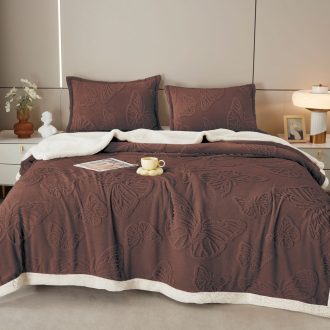 patura cu blanita fluturi tricot maro