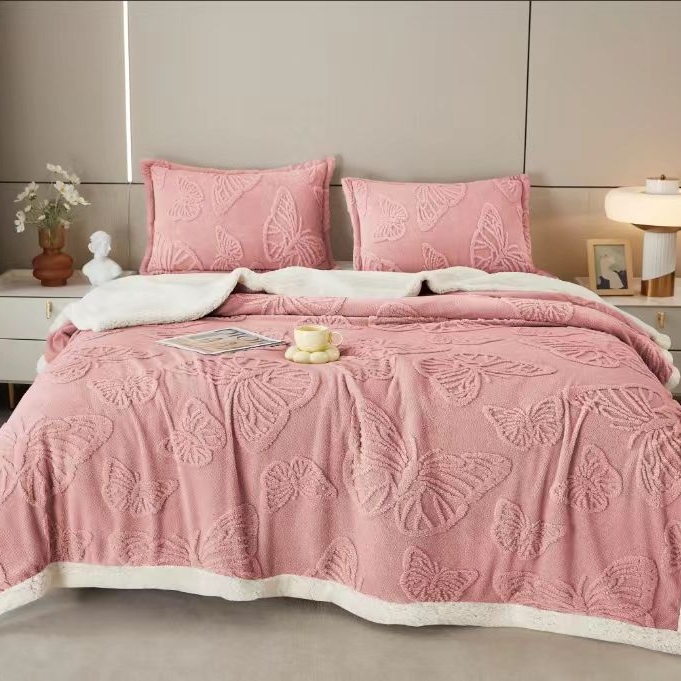 patura cu blanita fluturi tricot roz