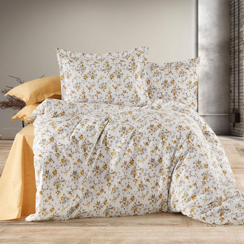 Lenjerie alba cu floricele galbene