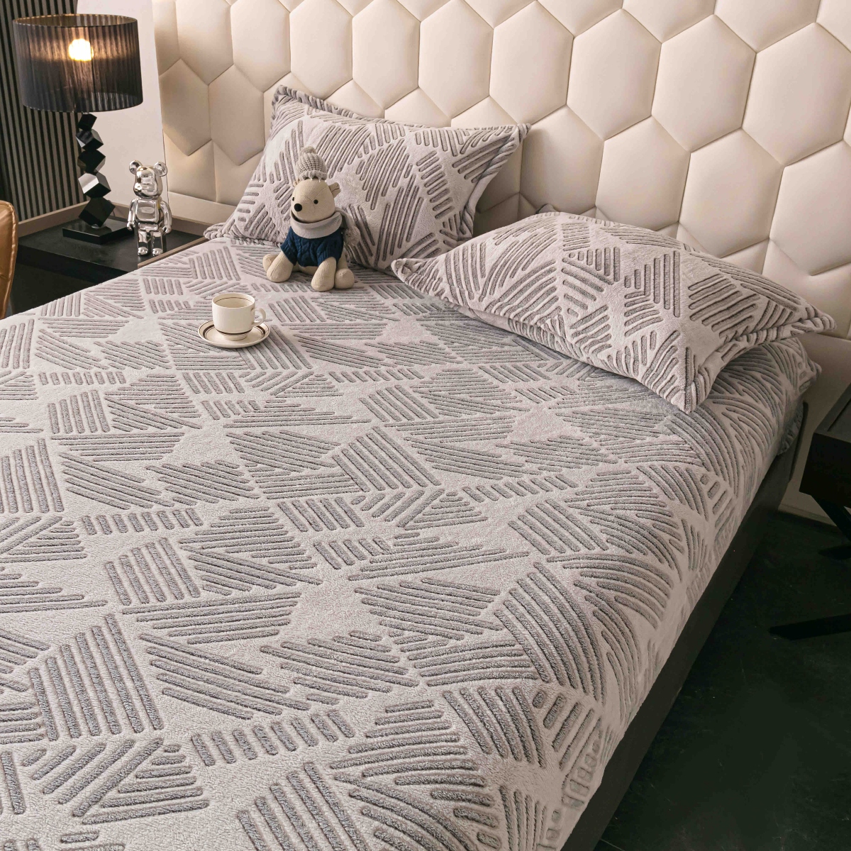 husa cocolino gri cu dungi aproape