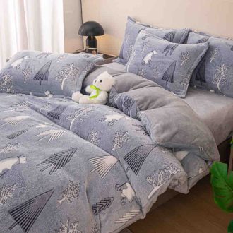 lenjerie cocolino cu elastic gri cu braduti aproape