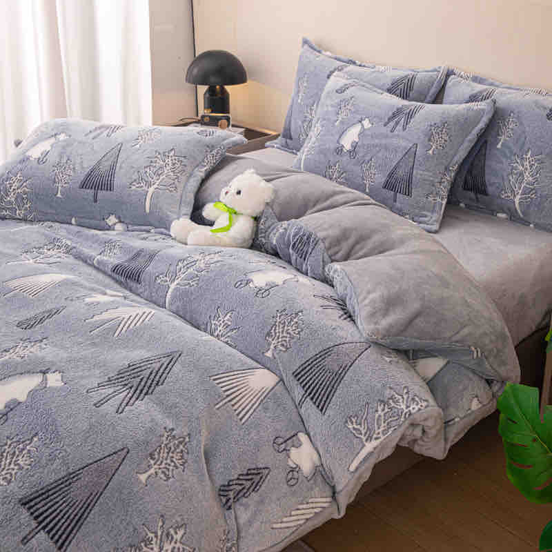 lenjerie cocolino cu elastic gri cu braduti aproape