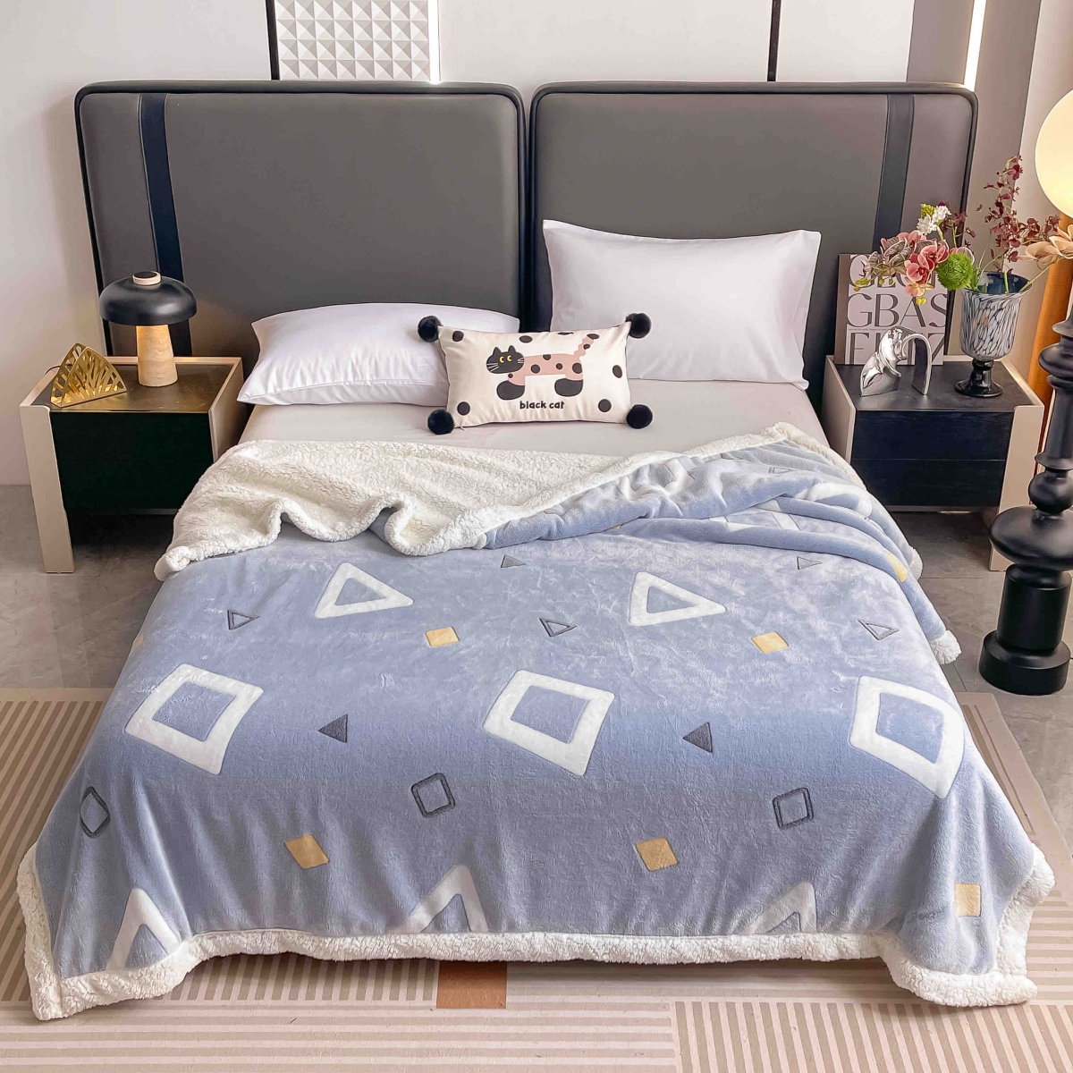 patura cu blanita bleo cu triunghiuri