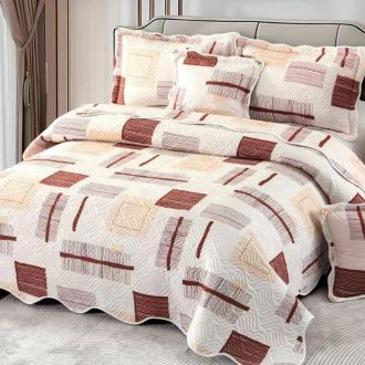 cuvertura crem bej cu patrate maro