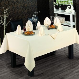 fata de masa honey crem cu servetele