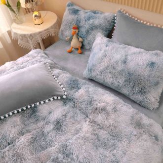 lenjerie fluffy gri degrade aproape