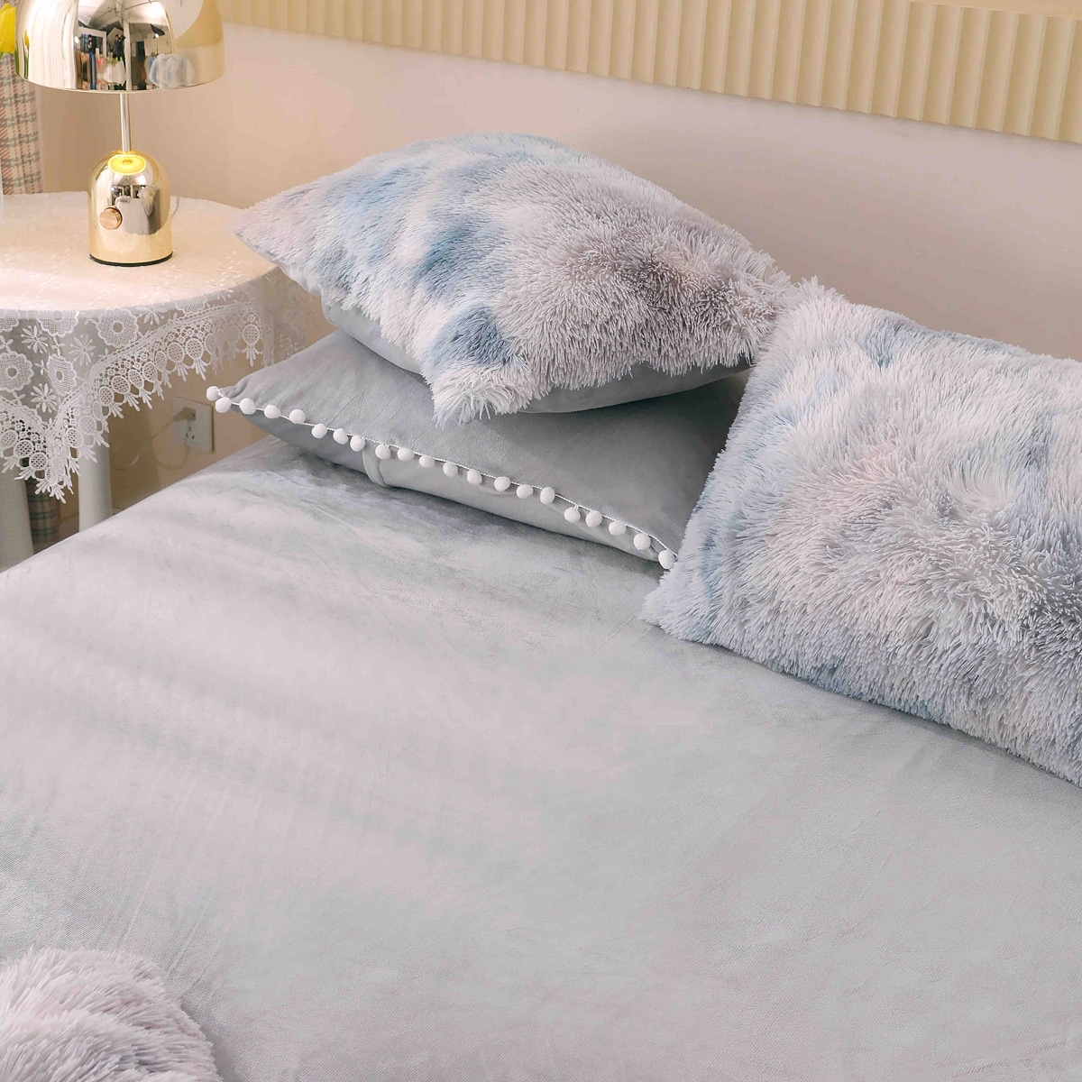 lenjerie fluffy gri degrade perne