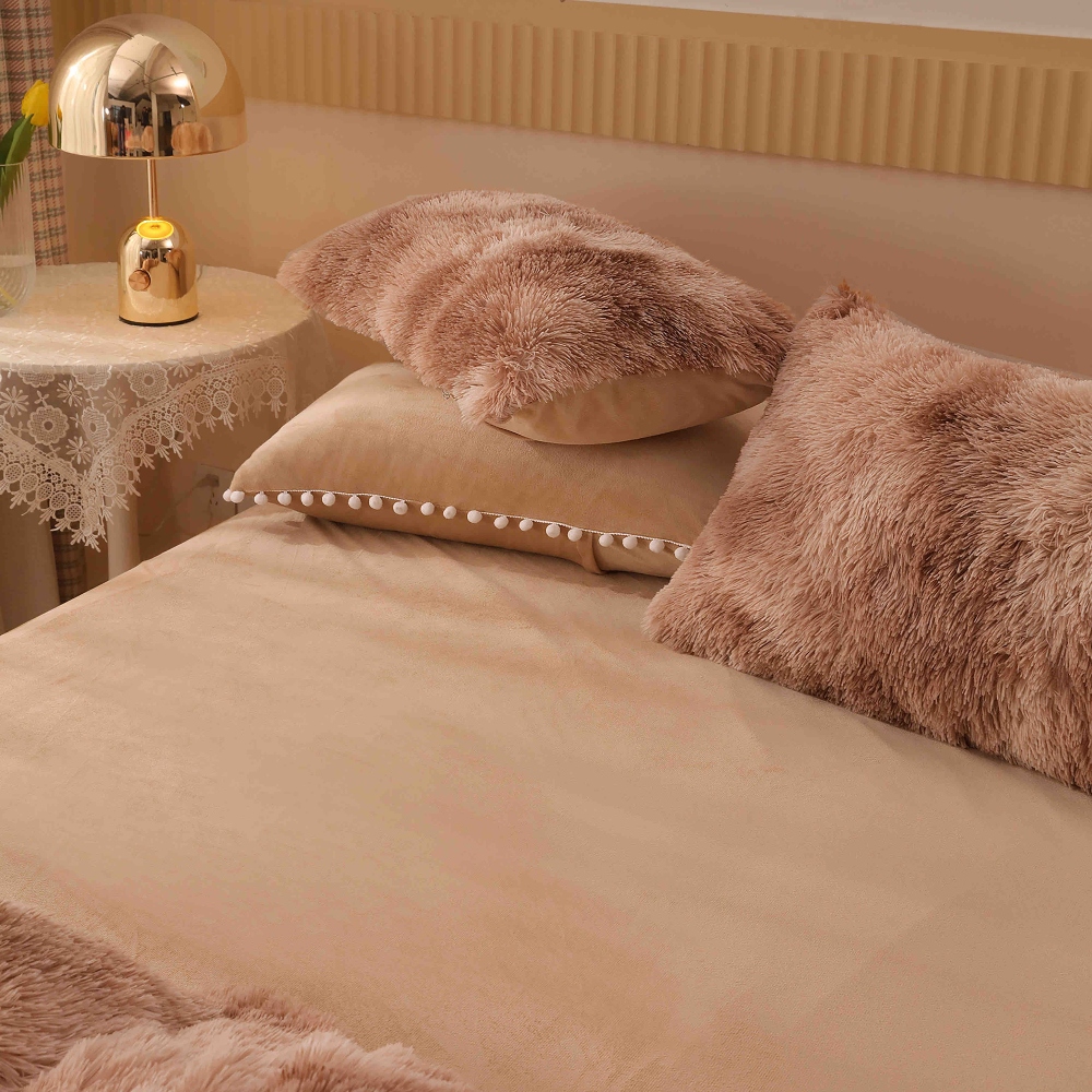 lenjerie fluffy maro degrade perne