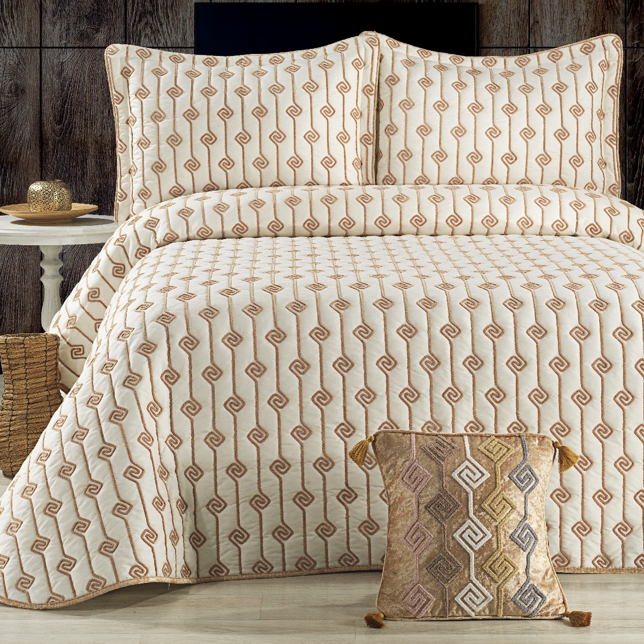 cuvertura aria crem maro