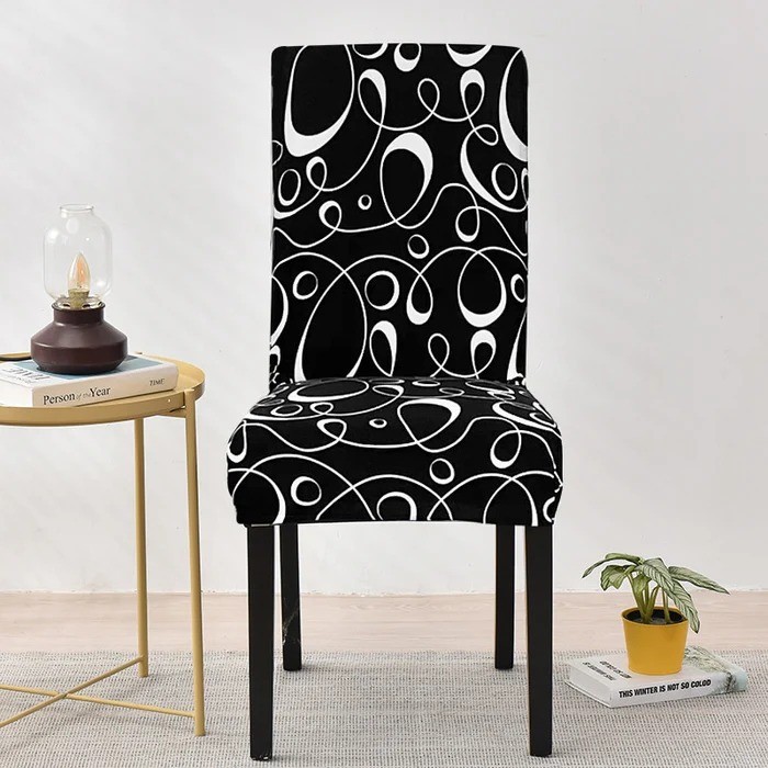 husa scaun neagra cu ornamente