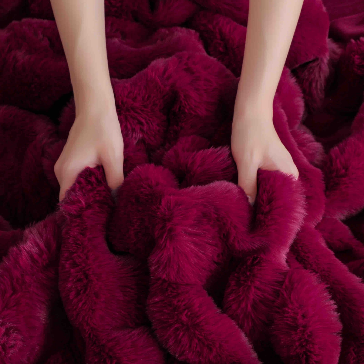 lenjerie blanita iepure grena material