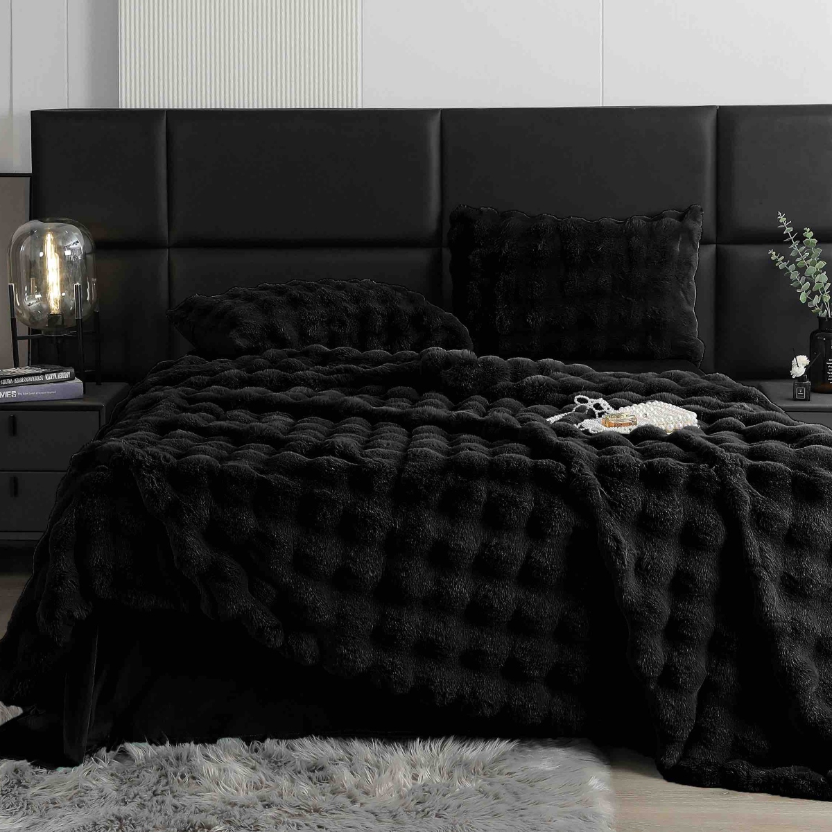 lenjerie blanita iepure negru