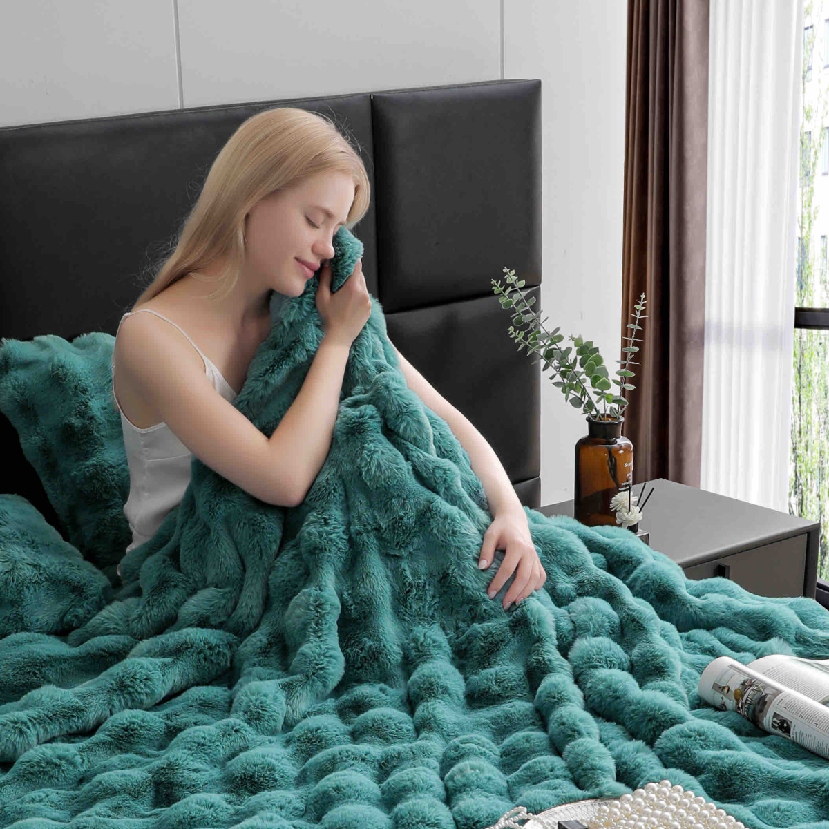 lenjerie blanita iepure turcoaz material