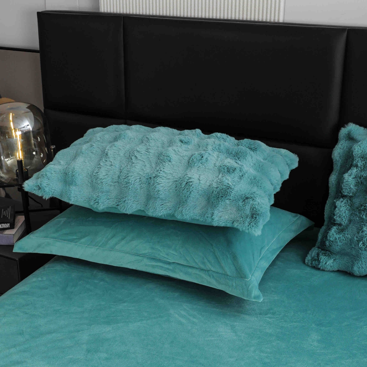 lenjerie blanita iepure turcoaz perne