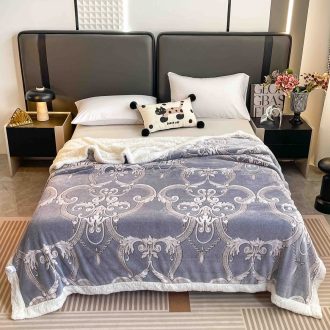 patura cocolino cu blanita albastra cu ornamente regale