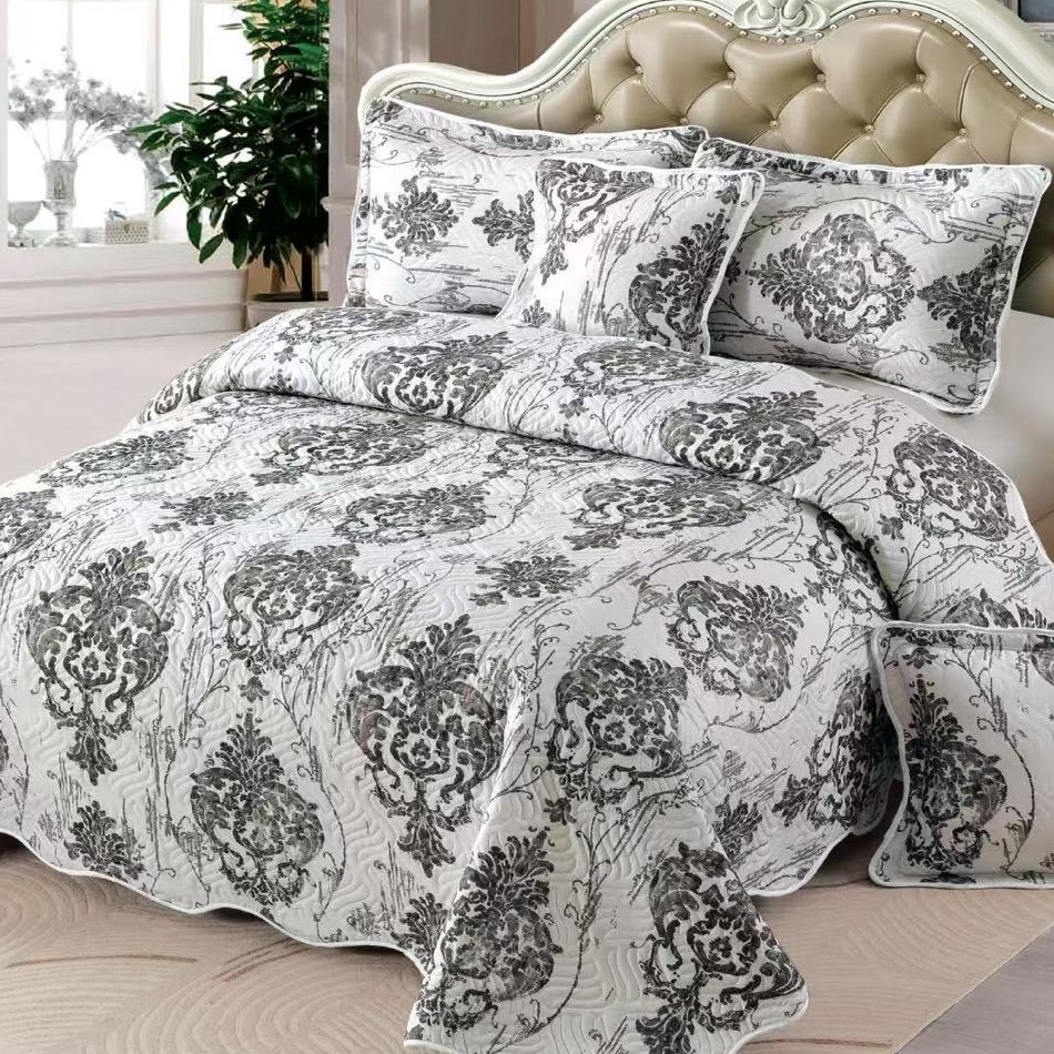 cuvertura alb gri cu ornamentele imperiale