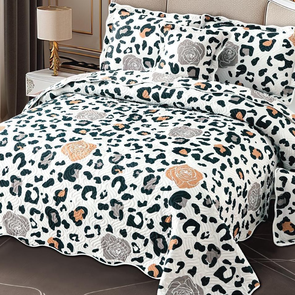 cuvertura alb negru animal print