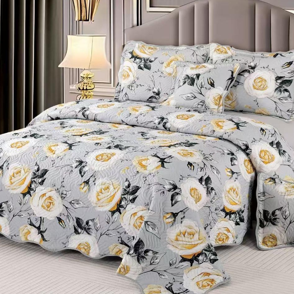 cuvertura gri cu trandafiri aurii