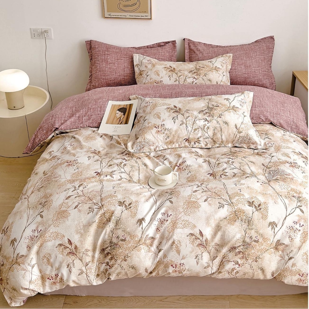 lenjerie bej roz cu flori tropicale